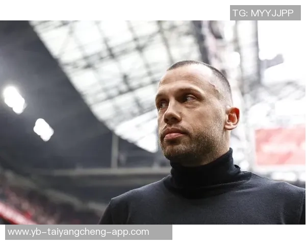 阿贾克斯总监支持海廷加称执教初期成绩并非唯一标准